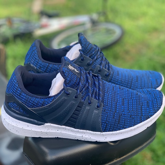 Avia Men's Caged Knit  Athletic Lightweight Shoe - Picture 8 of 8